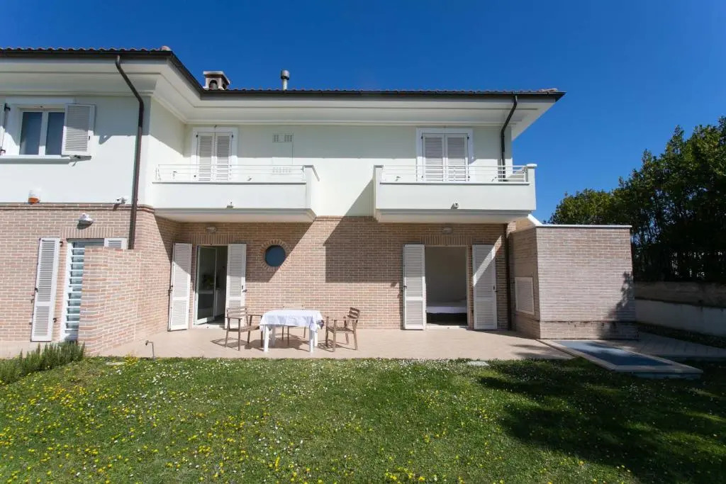 M10 - Marcelli, nuovissimo bilocale con giardino