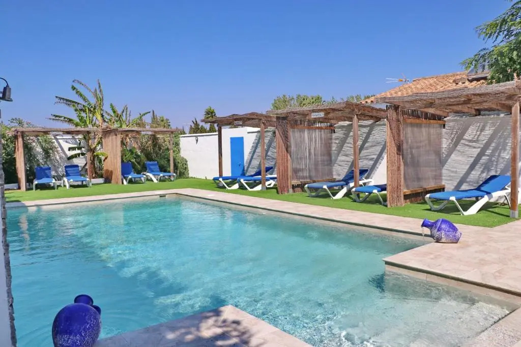 Bungalow La Roa II con piscina compartida y privada