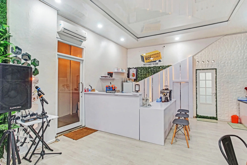 OYO 90399 Box House
