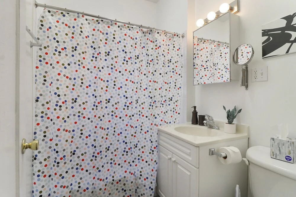 Darling 1BR Apartment in Lakeview