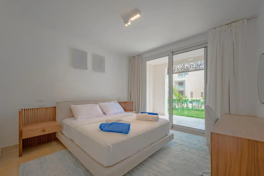 Seaview 3 BR with Beach & Pool access BBQ in Mangroovy