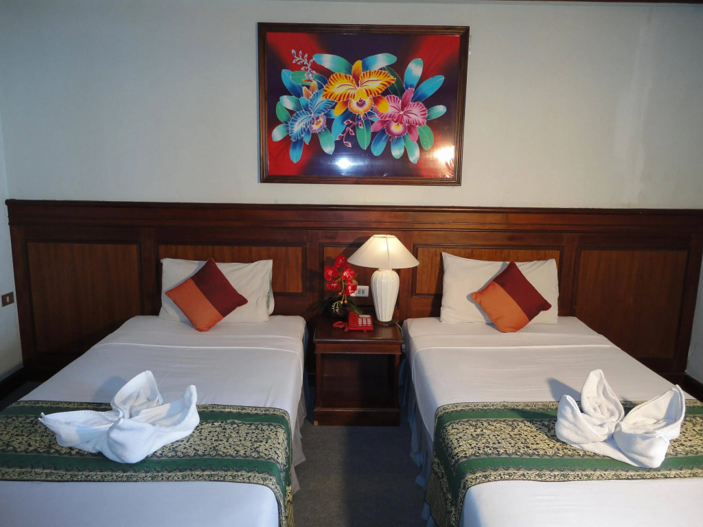 Lamoon Resotel