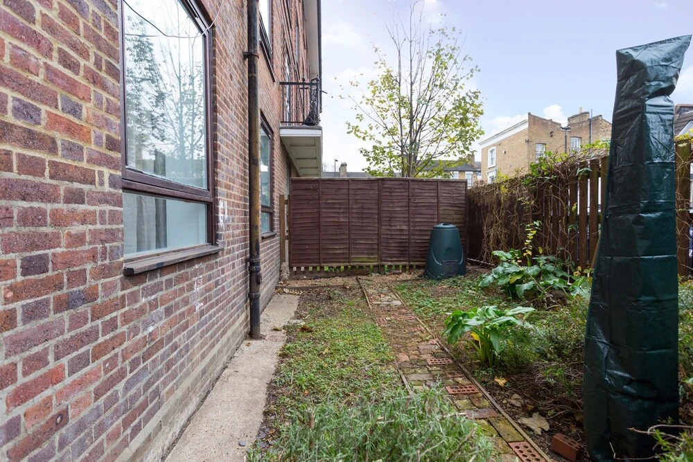 3 Bedroom Flat next to Victoria Park Sleeps 6