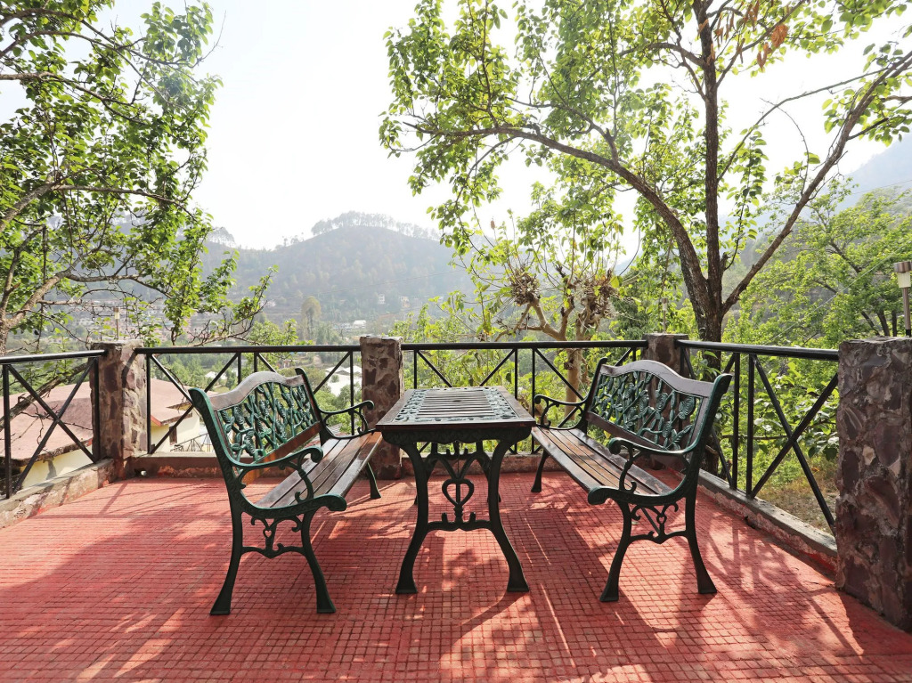OYO 13076 Home Boutique 3BHK Villa Bhimtal