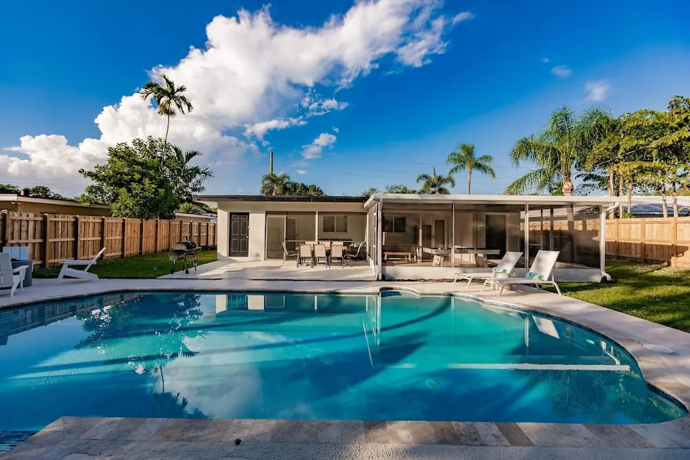 Fox Lagoon Pool Spa Villa 6BD Luxury Stay