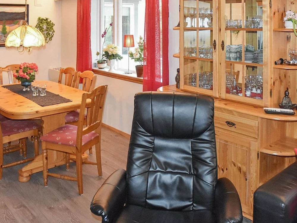 8 Person Holiday Home in Sæbø