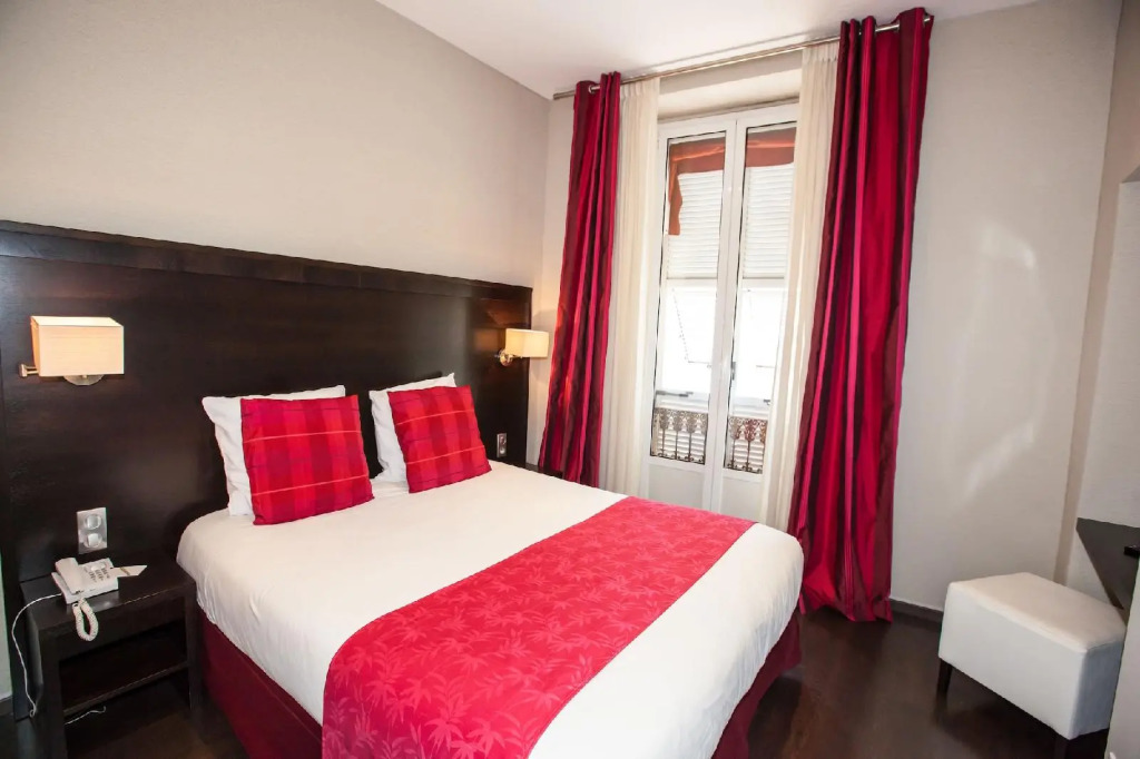 Logis Paris Rome