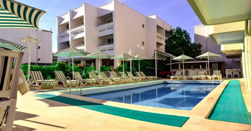 Green Palm Hotel