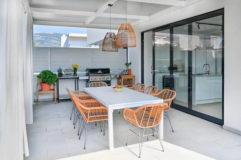 5-bedroom villa near Split with pool