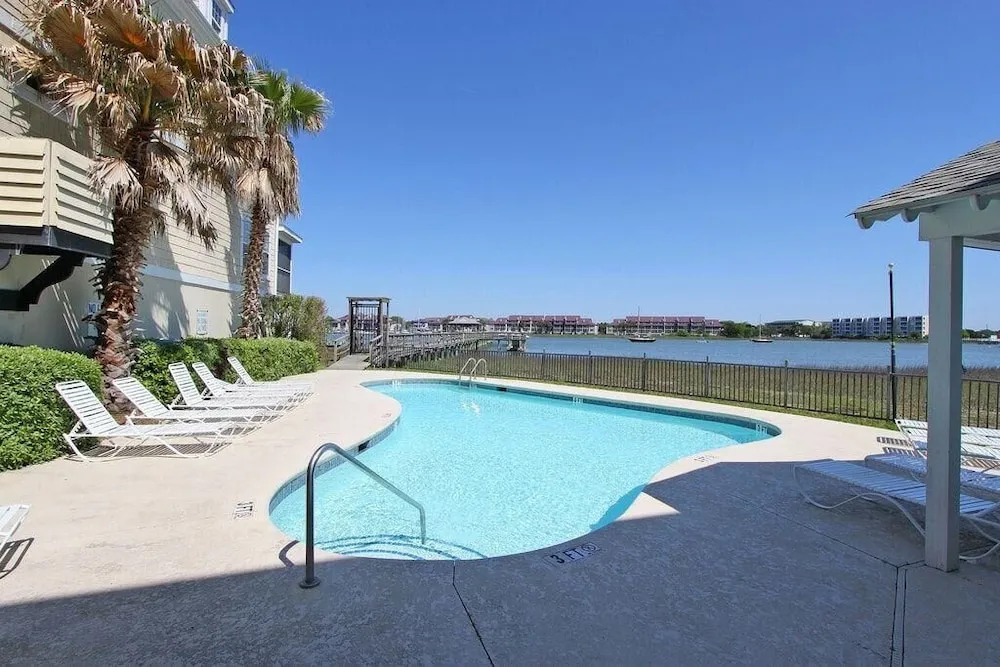 124 Waters Edge