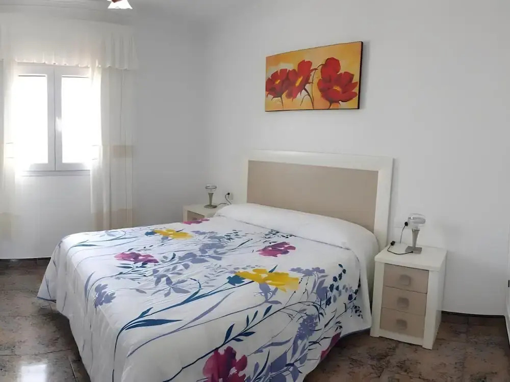 Apartamento con terraza cerca a la playa