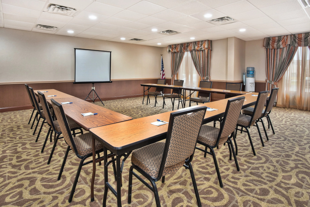Holiday Inn Express Hotel and Suites Harrington - Dover Area by IHG