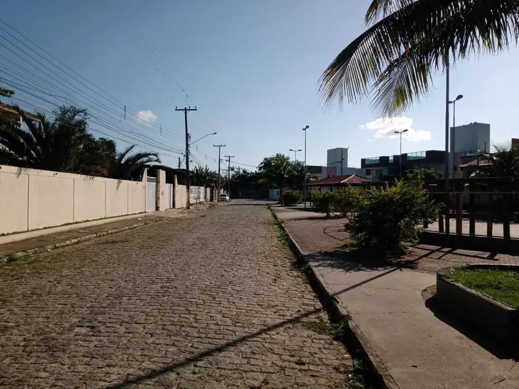 Casa conceito aberto aconchegante, perto de tudo e com garagem 64m2