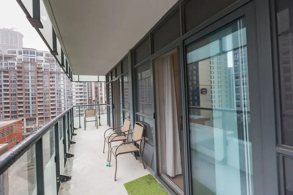 Applewood Suites - Front Street West