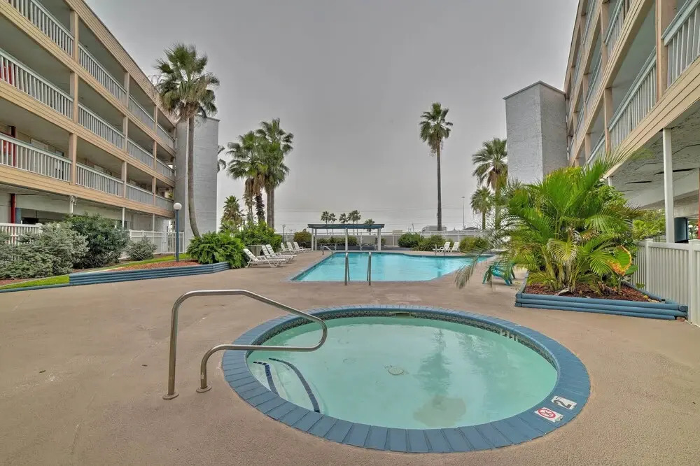 Updated Front Beach Condo w/ Resort Amenities!
