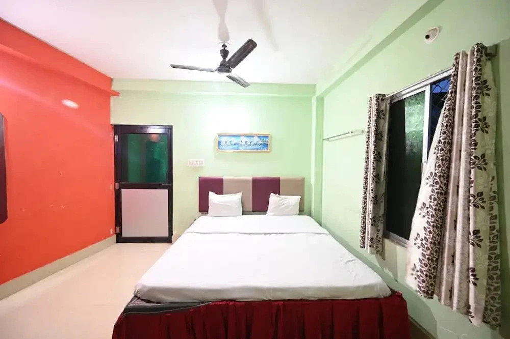 Goroomgo Nilachal Nibas Swargadwar Puri