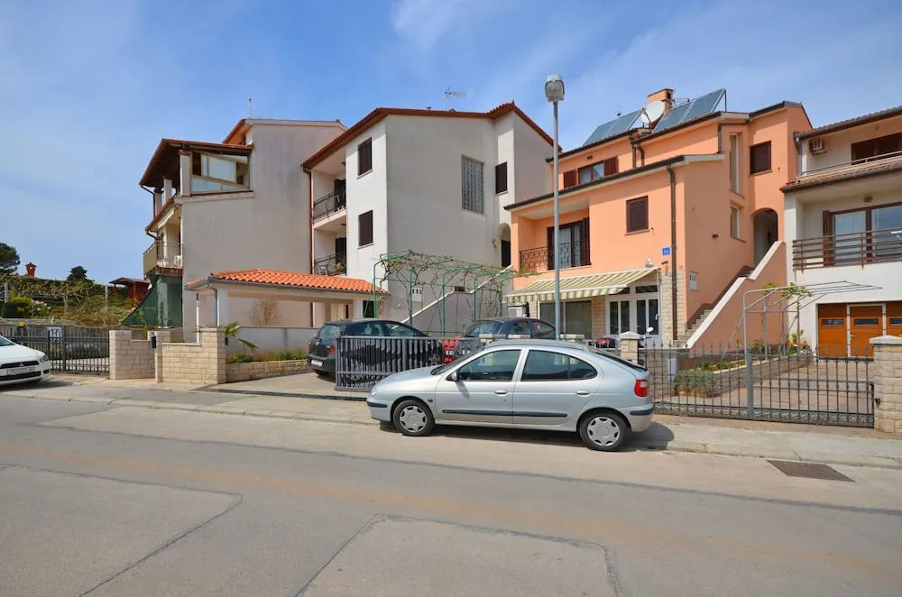 Apartments Bovarovic