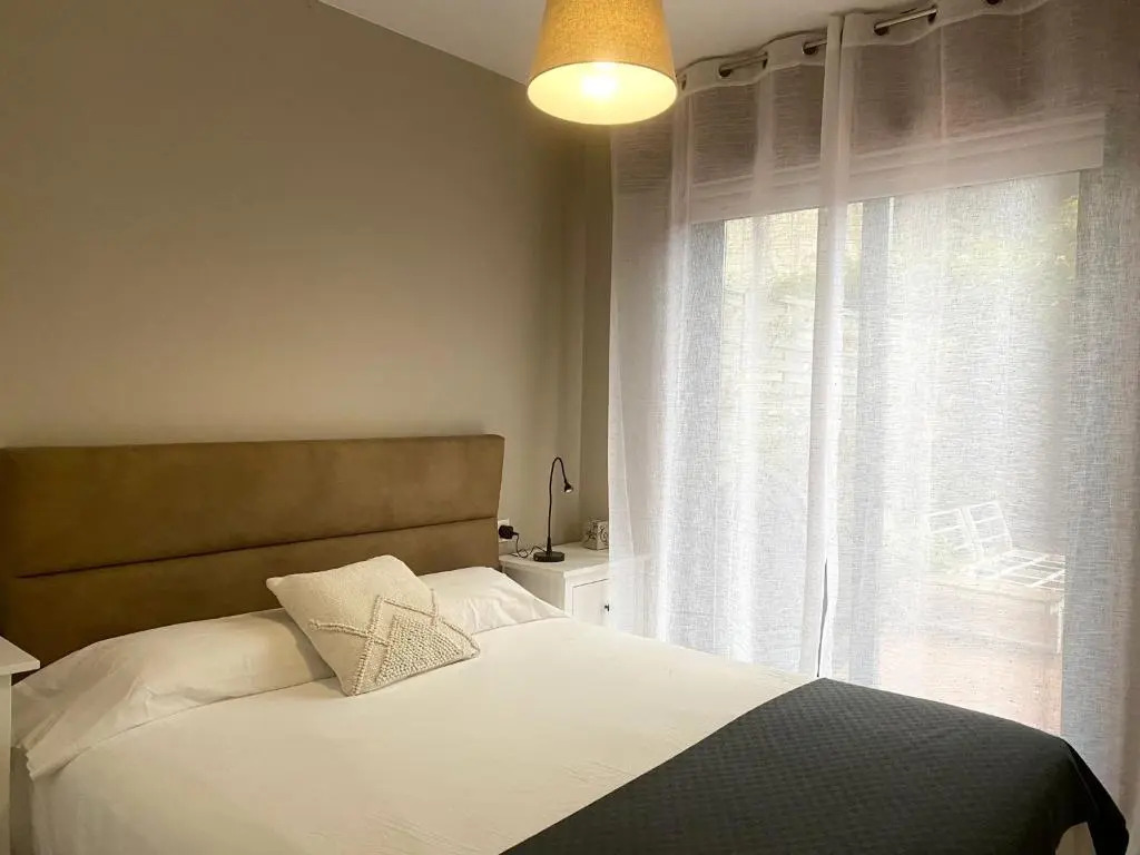 sabaris -BAIONA a 200 metros de Playa Ladeira