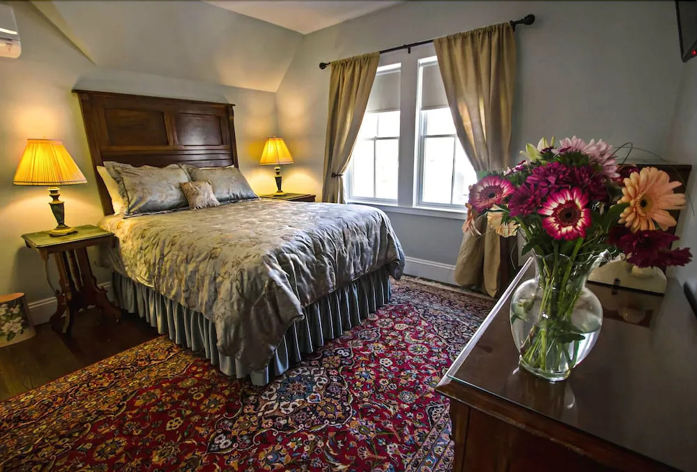 Samuel Sewall Inn
