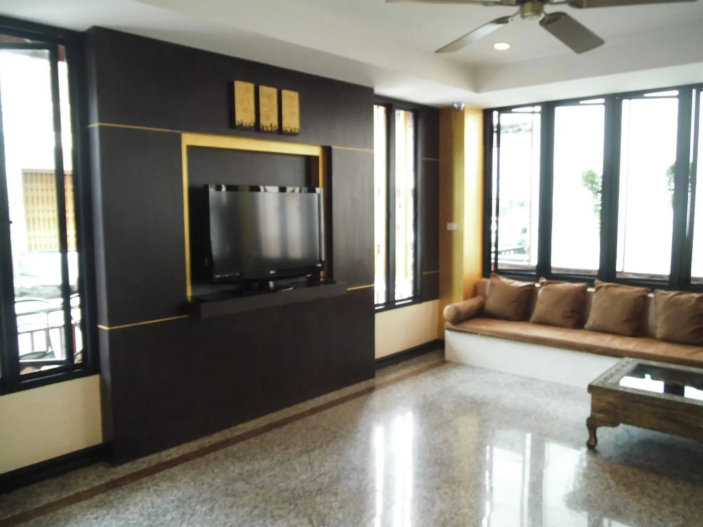 Baan Chalelarn Hotel