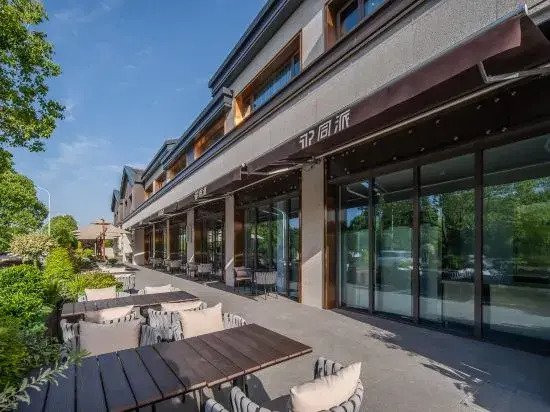 Yangzhou Slender West Lake Tongpai Hotel