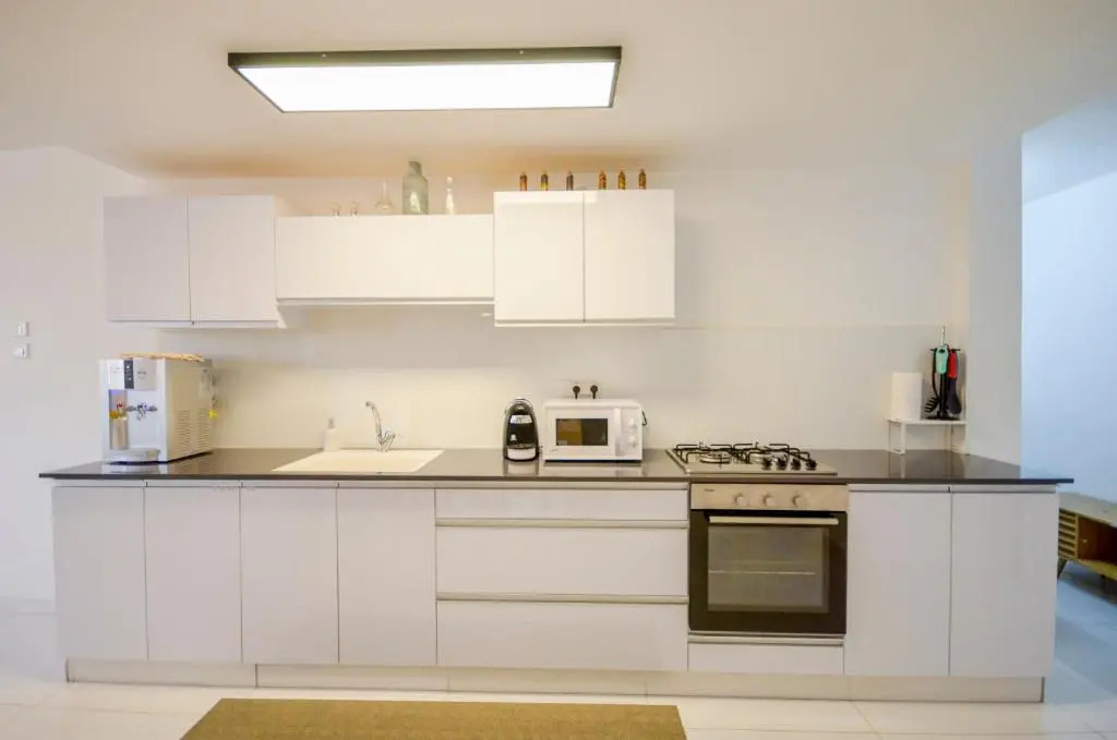 "Stunning 3br Apt  Prime Location  Yalarent"