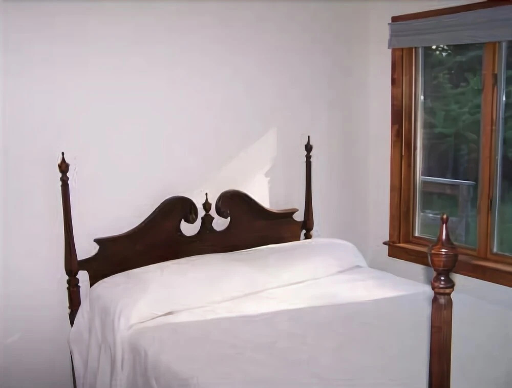 Long Island Deep Cove Cottage - Three Bedroom Home