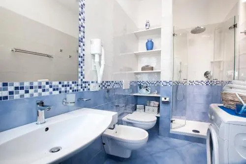 Cafiero Azure Flat