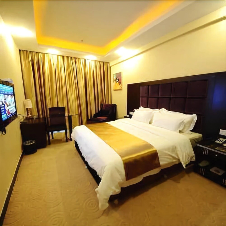 Longyue Business Hotel