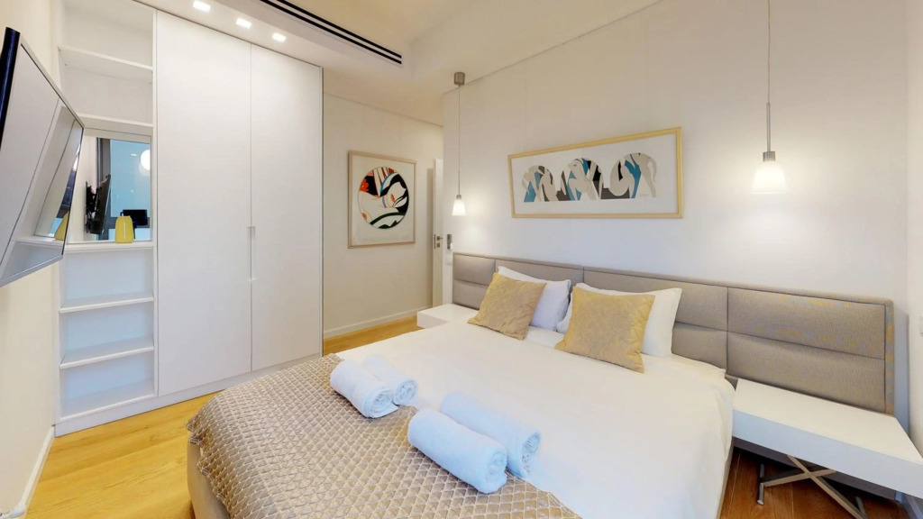 Pleasant 3BR Penthouse in Shenkin by HolyGuest