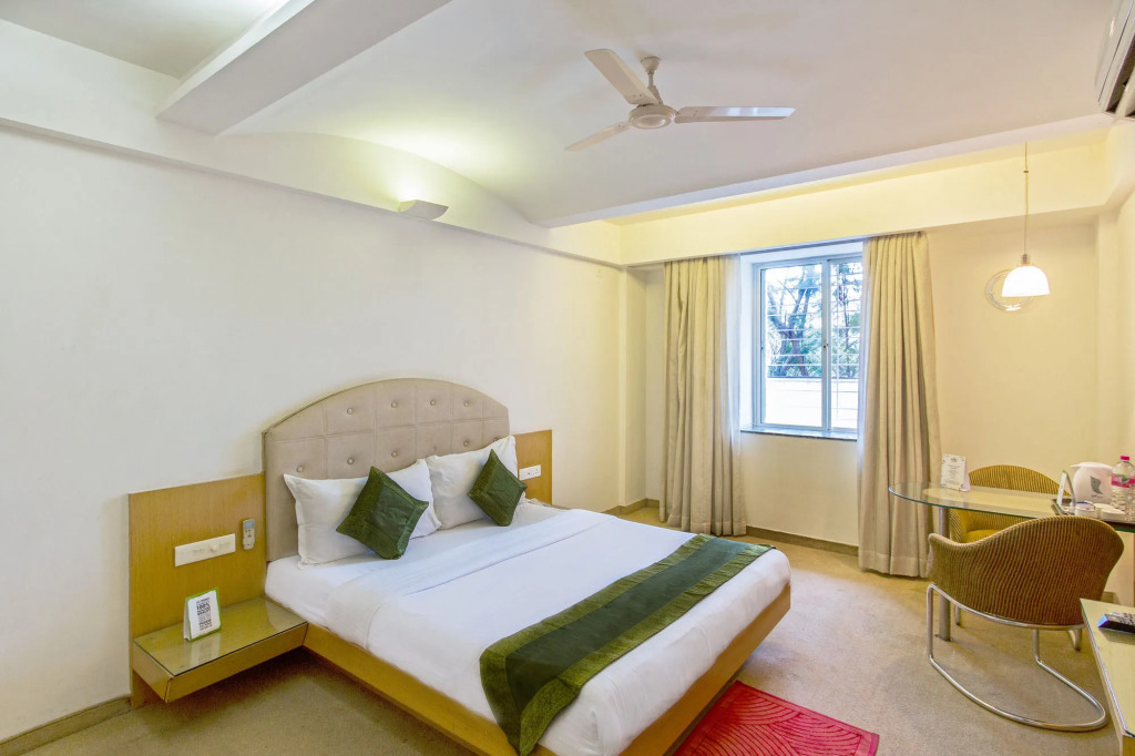 Treebo Premium Niraali Executive, Hinjewadi