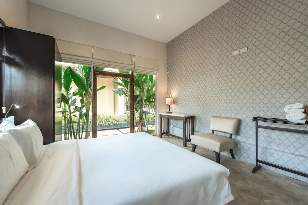 Private 6BR Tropical Estate near Nai Harn Beach