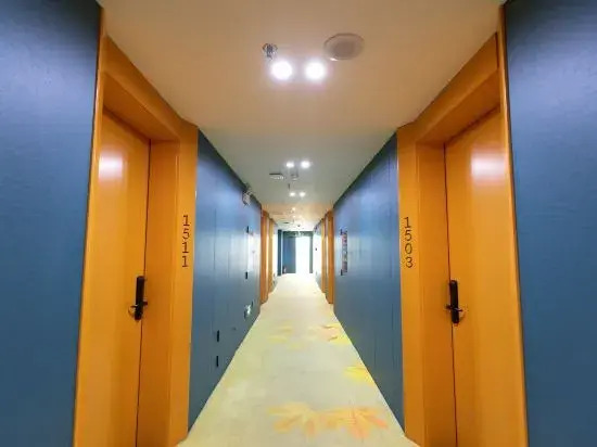Yafeng Hotel (Xinyang Libao Square Wanxiangcheng Branch)