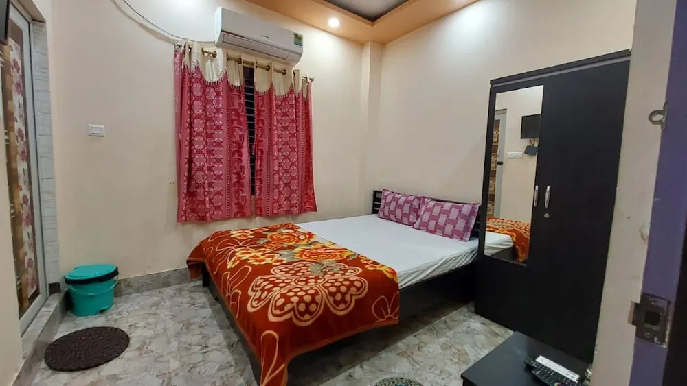 Goroomgo M S M Residency Puri