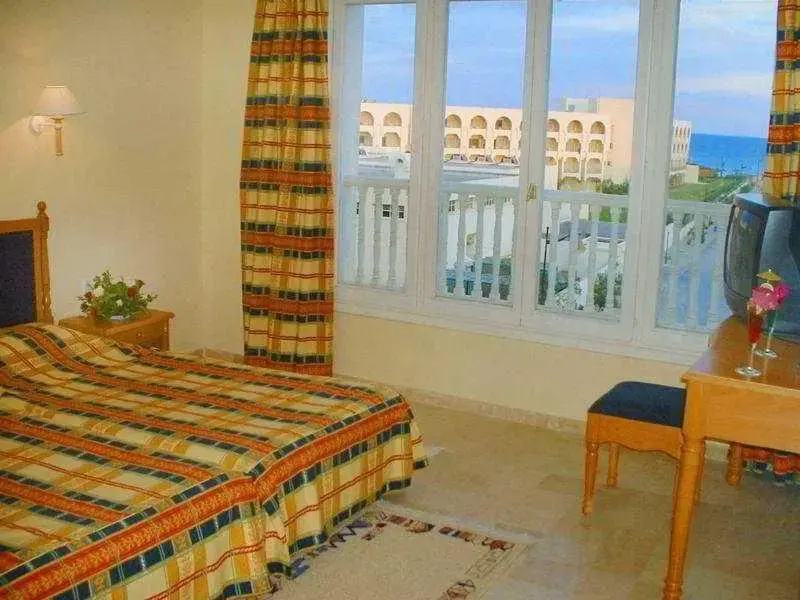 Aquaterra Bahia Beach Hotel