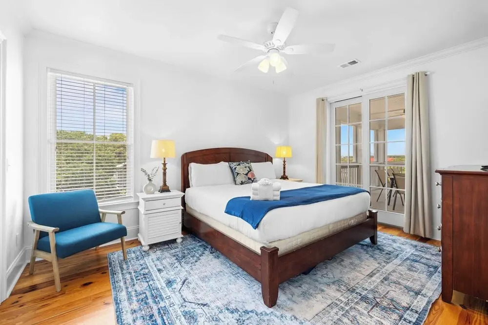 1 Block to Beach, Newly Renovated 6bdr w/ Rooftop Views Sand Dune by Avantstay