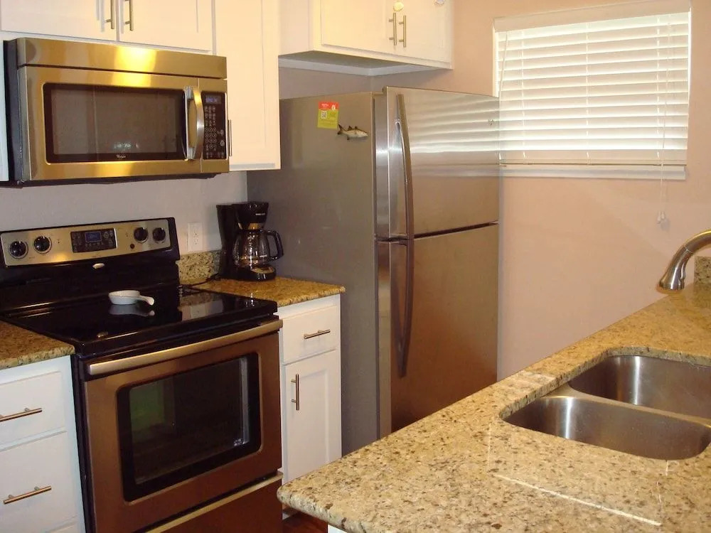 Under The Sea 405bh 2 Bedrooms 2 Bathrooms Condo