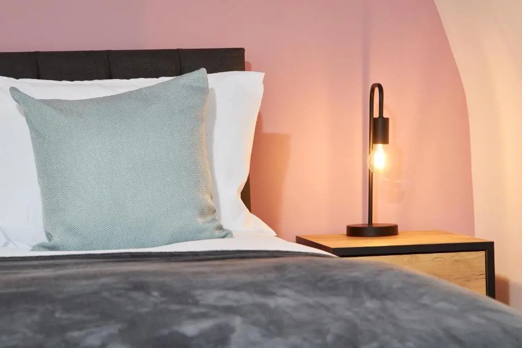 Elegant Apartment in Bath with Garden Sleeps 8 by PureStay
