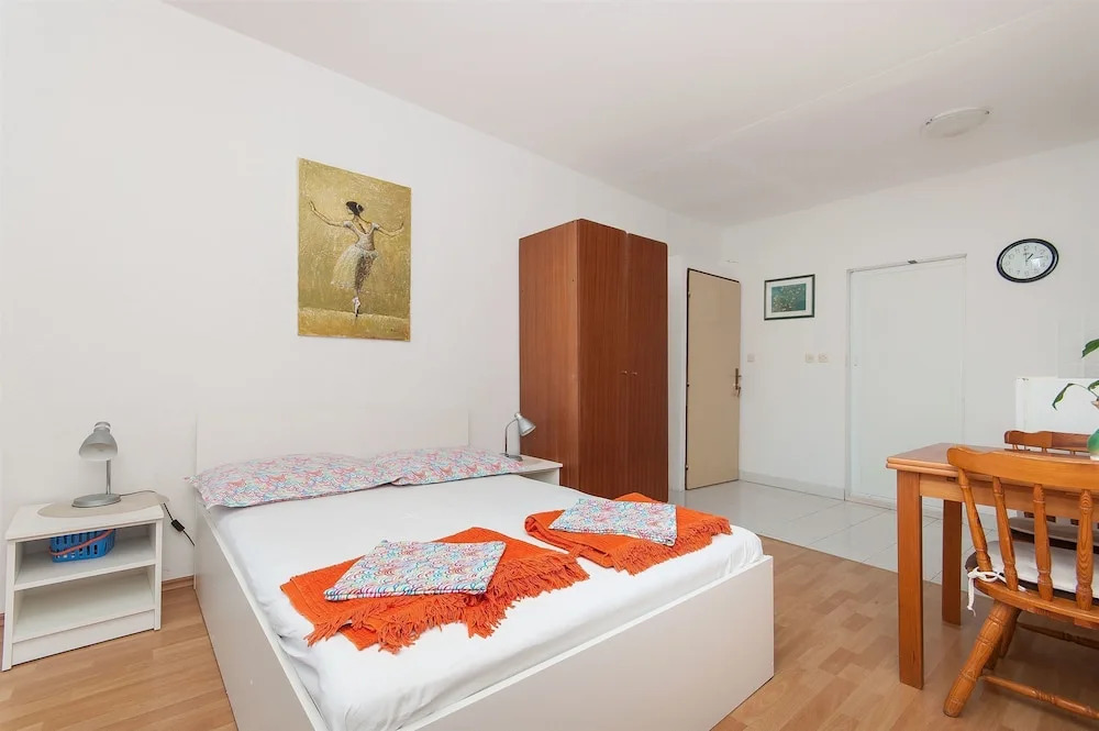 Apartments by the sea Tucepi, Makarska - 22005