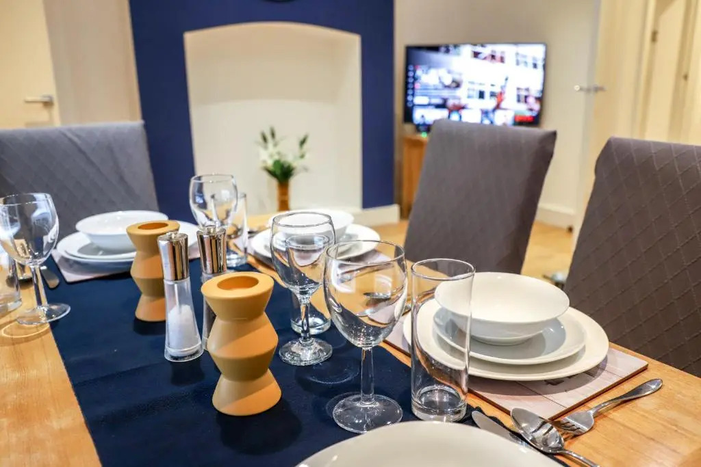 Cosy and modern two bedroom apartment - Snug House