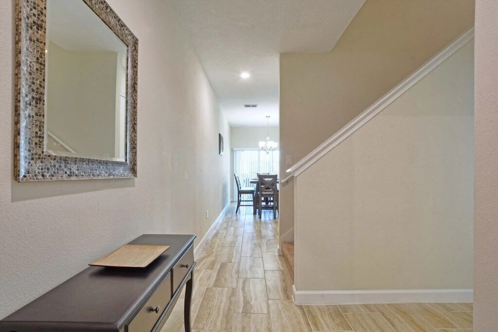 Storey Lake- 4 Bedroom Townhome W/spashpool-1619st Townhouse