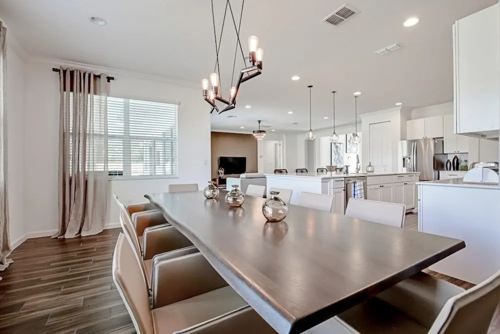 Very Private Surroundings Pool, Game Room & More! 7 Bedroom Home