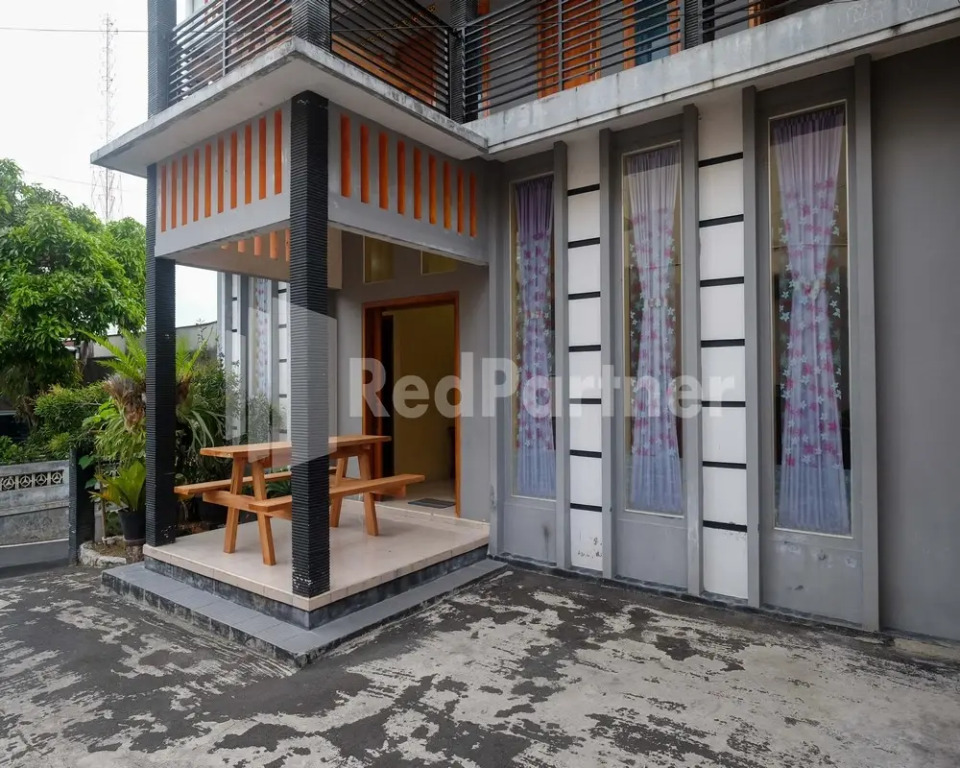 Wisma Giri Mulyo B near Grojogan Sewu Mitra RedDoorz