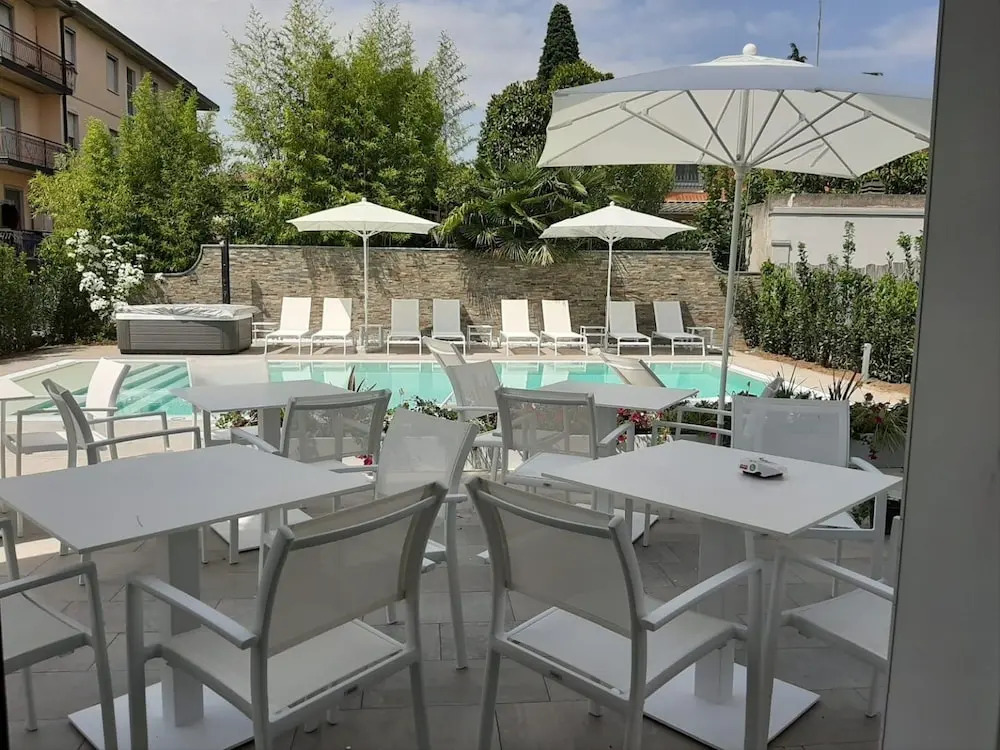 Viola Relais