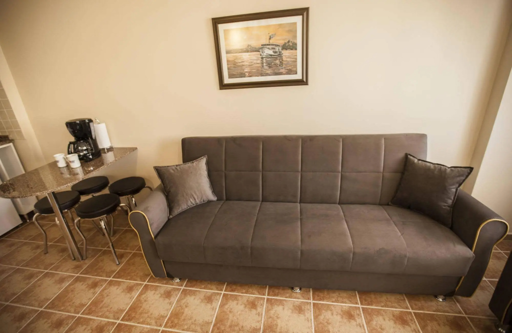 Comet De Luxe Hotel