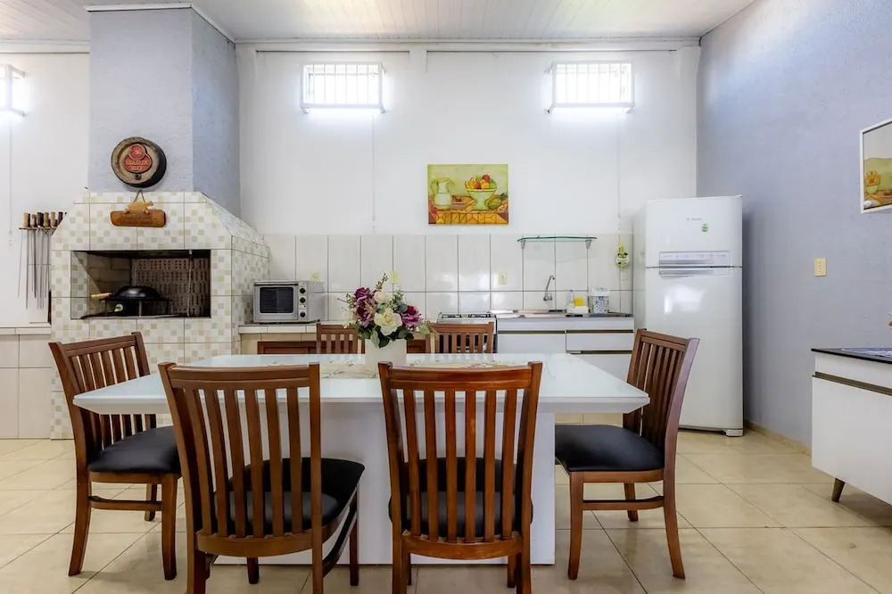 Casa com Churrasqueira e Rede a 210m da Praia