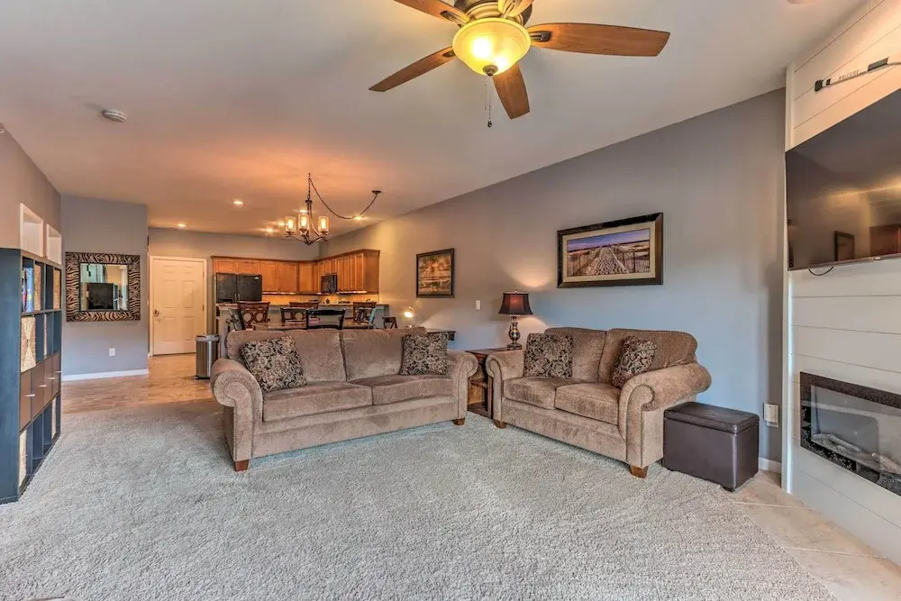 Lake & Poolside Fun! Water-view Camdenton Condo