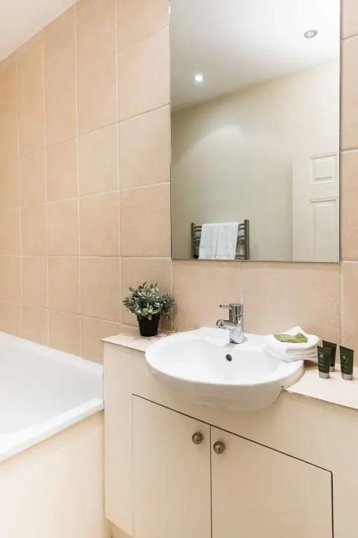 Cute 2BR Garden Flat in Pimlico