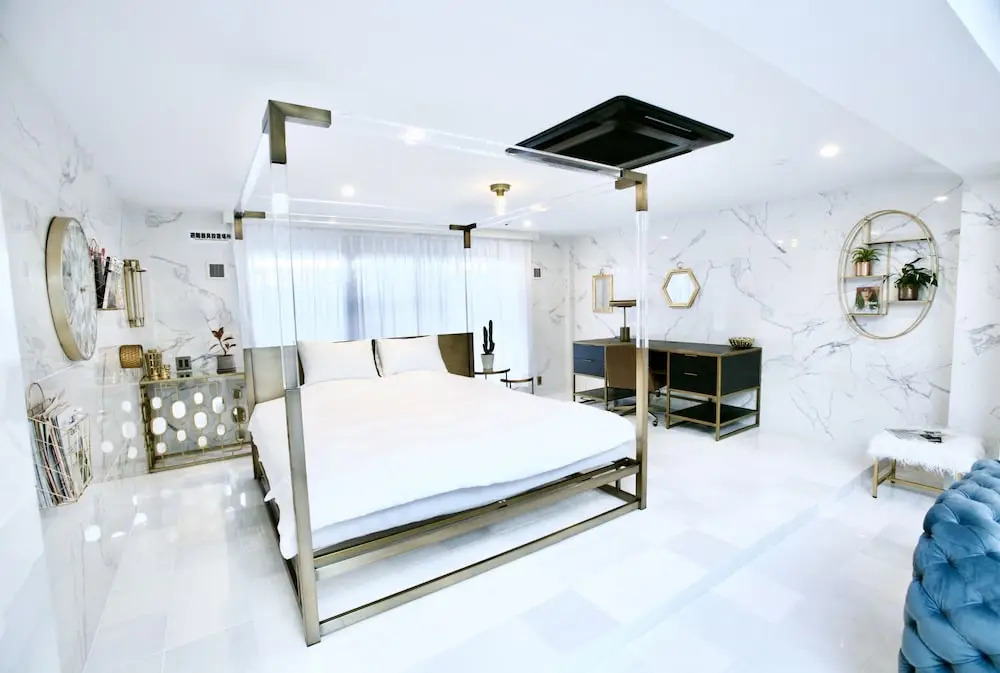 THE ROOT2 HOTEL