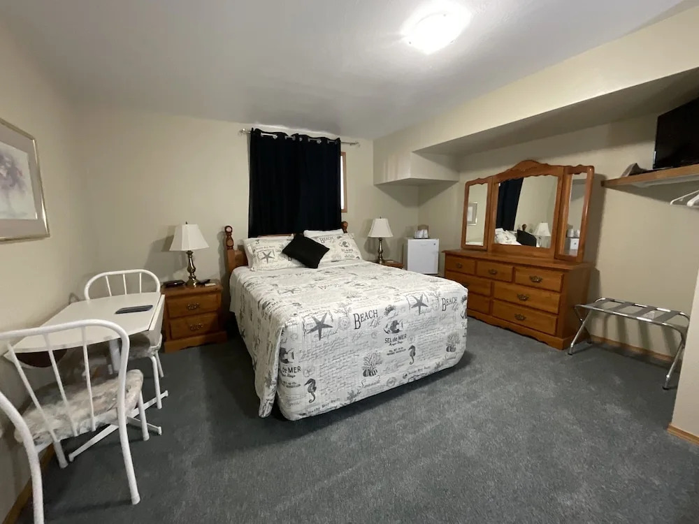 NEWCASTLE COUNTRY INN